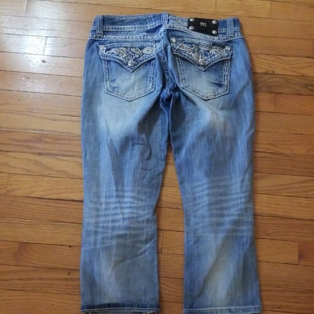 Miss Me Chuffed Capris Size 29